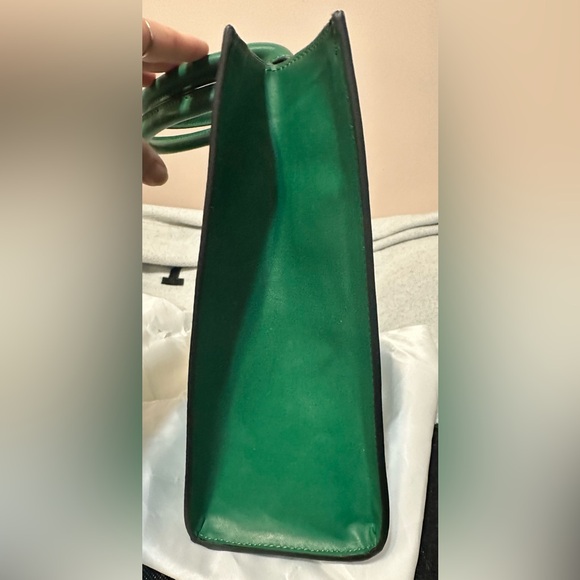 DG handbag. Never used. Green - Picture 5 of 7